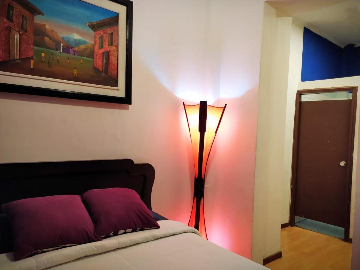 Hostal La Casa Tolena Quito - Ecuador Hotel Luaran gambar