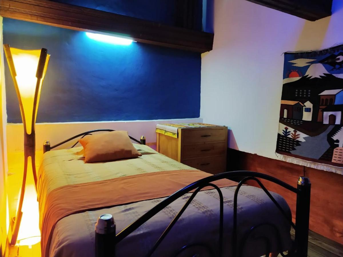 Hostal La Casa Tolena Quito - Ecuador Hotel Luaran gambar