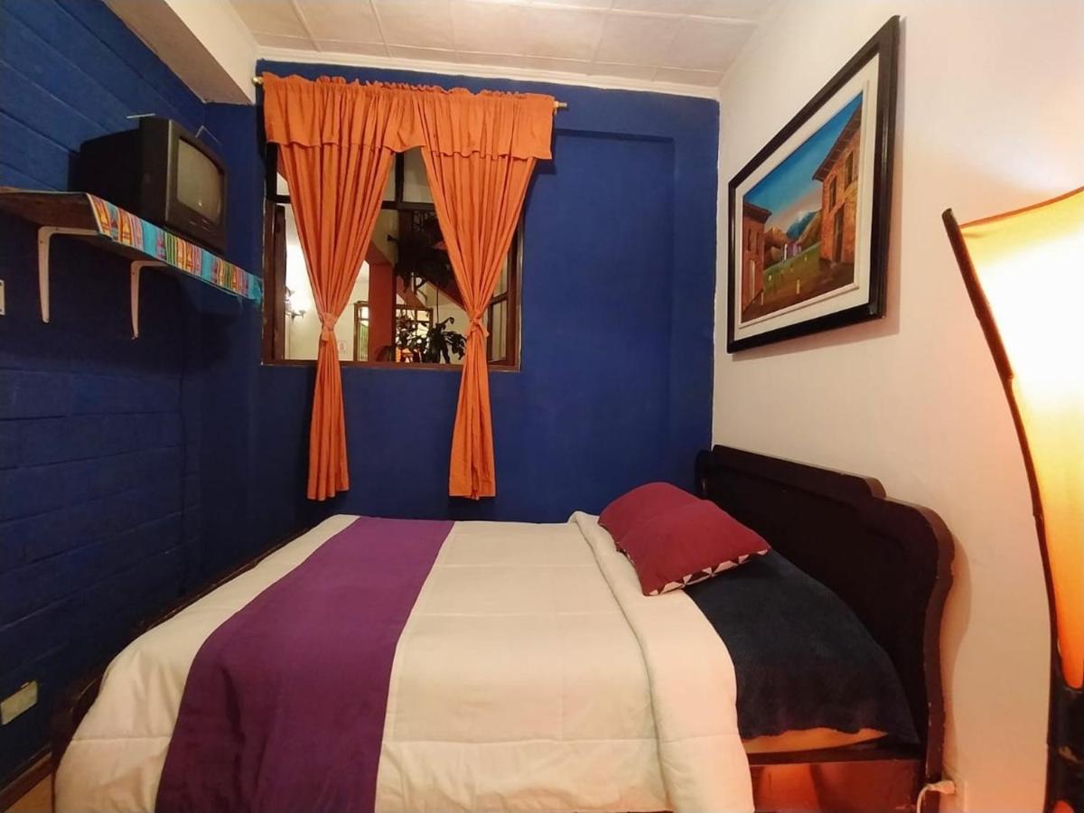 Hostal La Casa Tolena Quito - Ecuador Hotel Luaran gambar