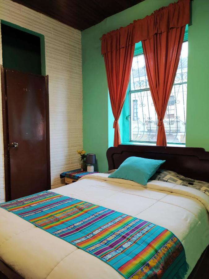 Hostal La Casa Tolena Quito - Ecuador Hotel Luaran gambar