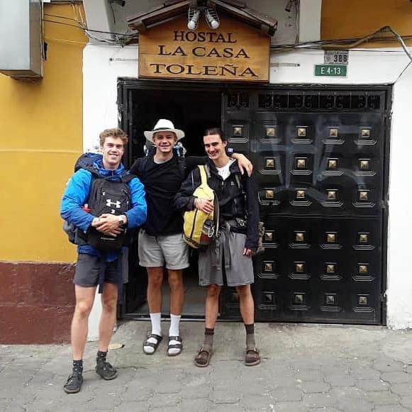 Hostal La Casa Tolena Quito - Ecuador Hotel Luaran gambar