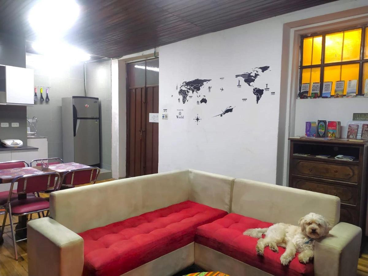 Hostal La Casa Tolena Quito - Ecuador Hotel Luaran gambar