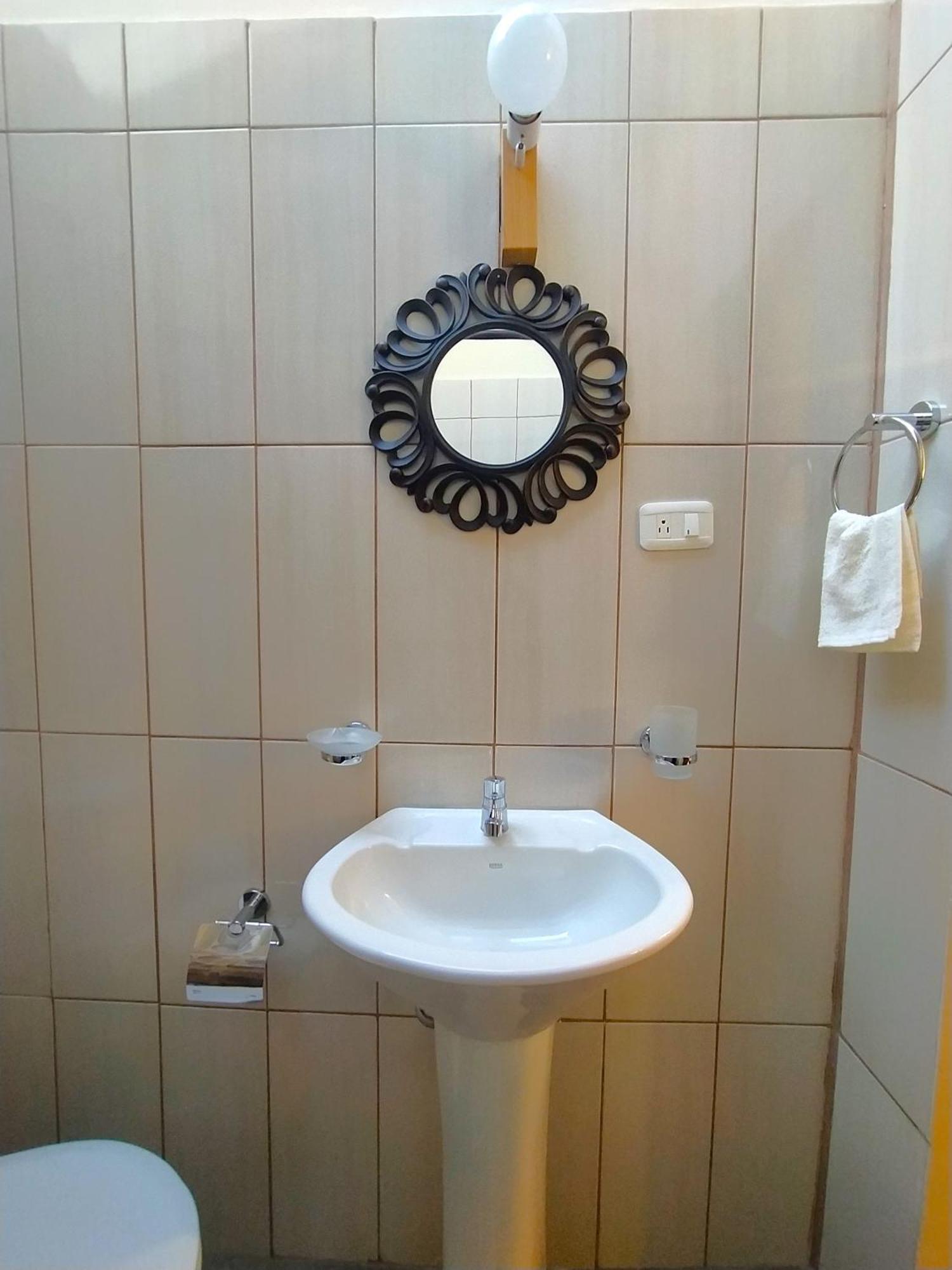 Hostal La Casa Tolena Quito - Ecuador Hotel Luaran gambar